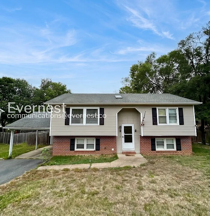 11406 Wentworth Ct