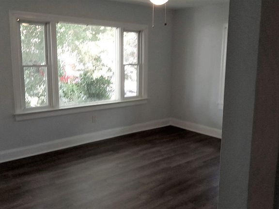 2nd image of 415 Beech St