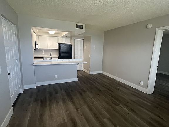 3rd image of 728 Executive Center Dr APT 211
