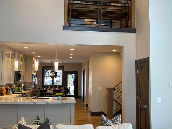 3rd image of 550 W Heritage Way