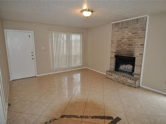 2nd image of 4003 Stonebridge Dr APT A