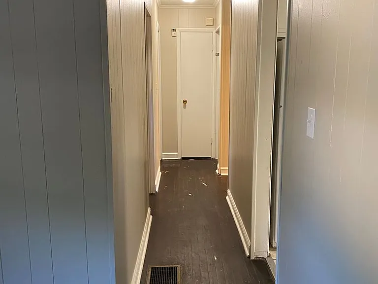 2059 Bancroft St — Photo 4