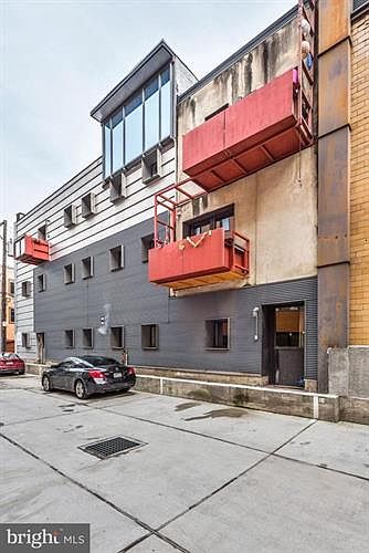 1st image of 146 W Laurel St APT 301