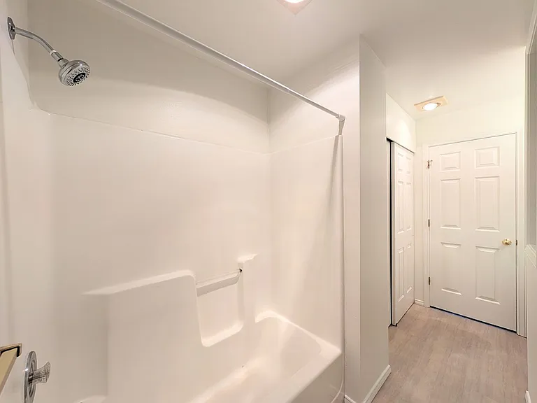 5261 Brooklyn Ave NE #202 — Photo 13