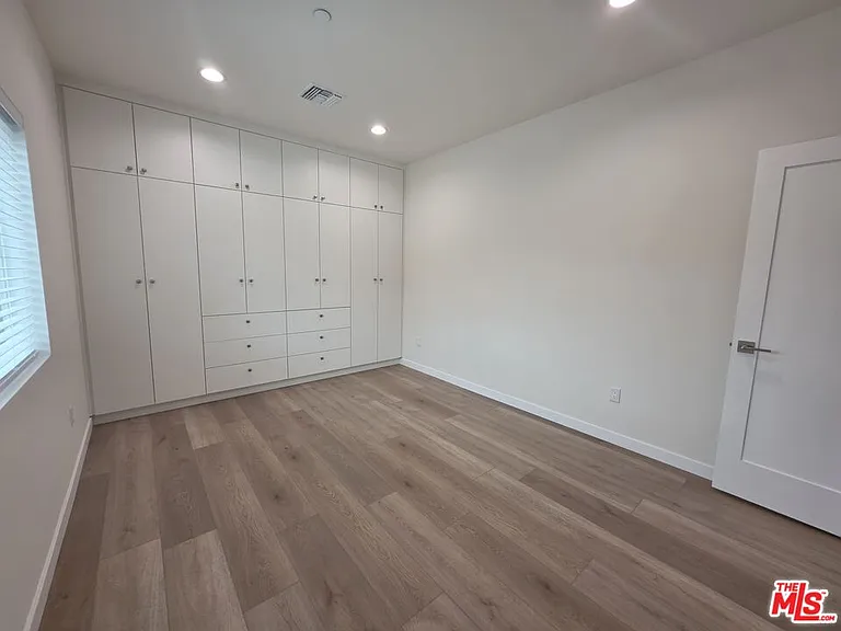 6748 Ben Ave — Photo 24