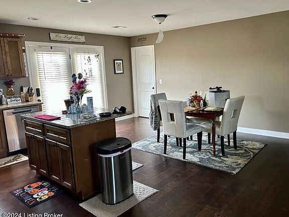 2nd image of 102 Montega Ln
