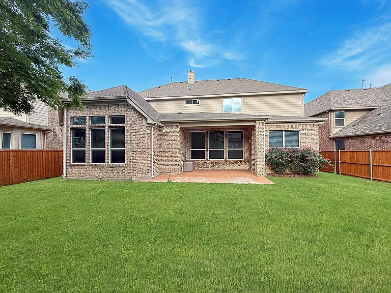 7048 Fullerton Cir — Photo 35