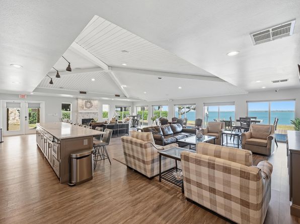 500 Waters Edge Dr APT 228