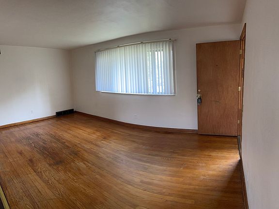 3rd image of 4838 S Broadway APT D
