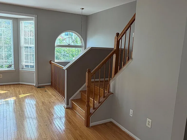 21779 Brondesbury Park Ter — Photo 9
