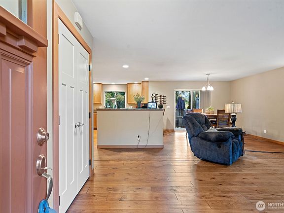 2nd image of 8992 Denise Place NE