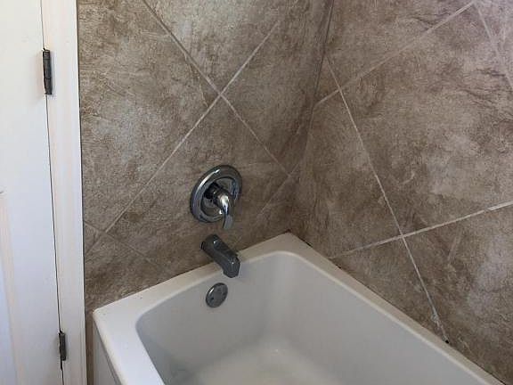 4th image of 1914 Jersey Ave APT 8