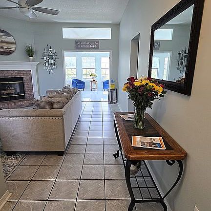 3rd image of 331 Parkwood Pl