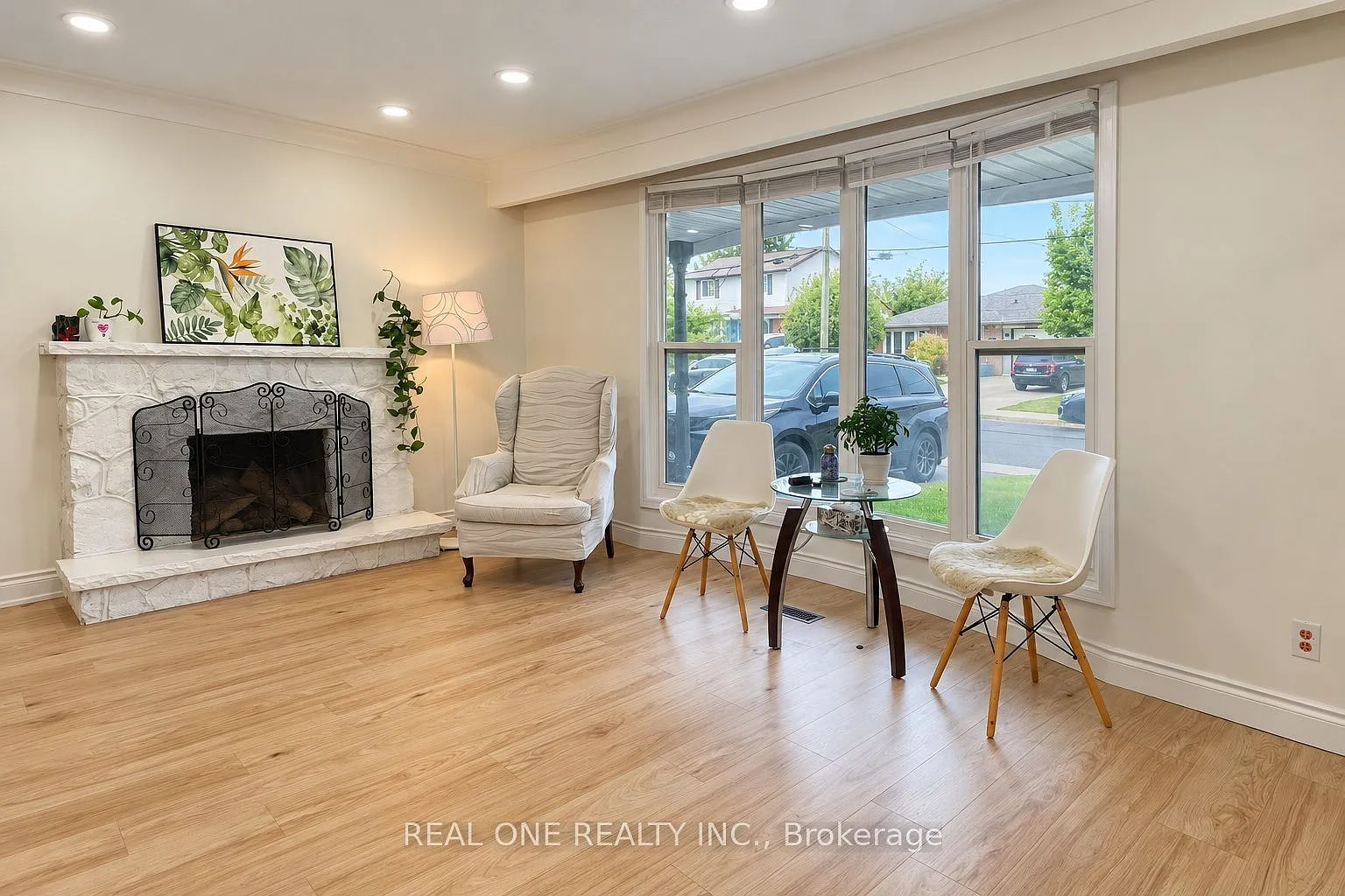 4 bed, $2,500 — Photo 4