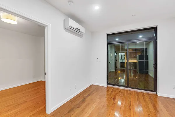 Rented by Compass | media 27