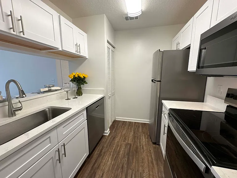The Waterford at Mandarin Apartments — Photo 43
