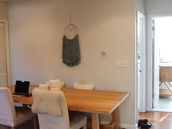4th image of 184 Christopher Columbus Dr #2
