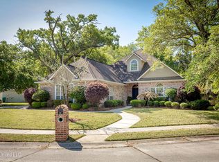 2502 Promenade Blvd, Ocean Springs, MS 39564