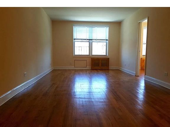 2nd image of 142-10 Roosevelt Ave #421