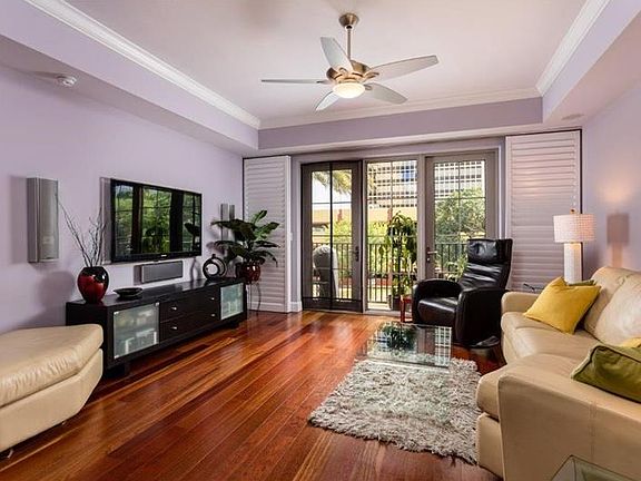 5th image of 300 Beach Dr NE APT 202