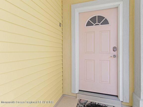 5th image of 119 Dupont Avenue #11