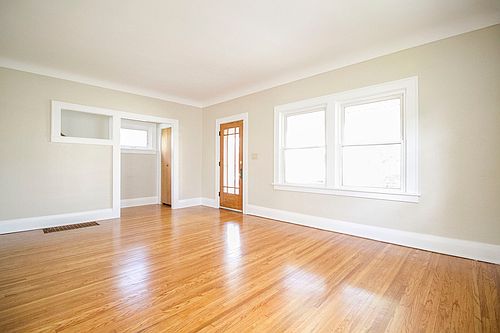 5th image of 882 Hampton Ave