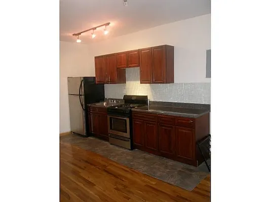 Rented by David W Realty Inc | media 4