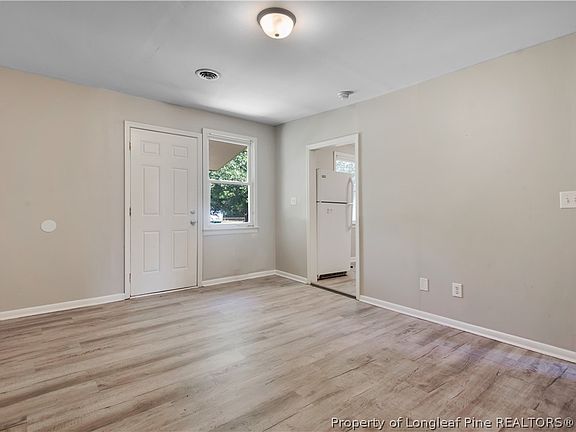 5th image of 1733/1737 Cumberland Dr