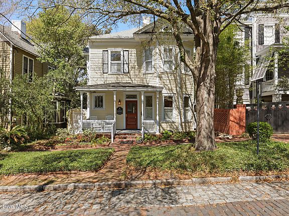 2nd image of 215 Ann Street
