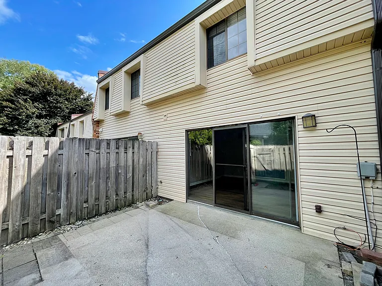 40 Terrace Ct — Photo 30