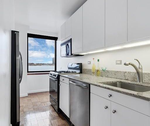 2nd image of 415 E 37th St APT 5G