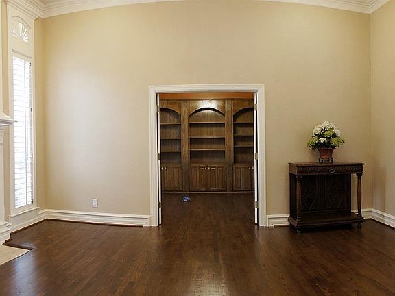 2nd image of 6004 Highland Hills Ln