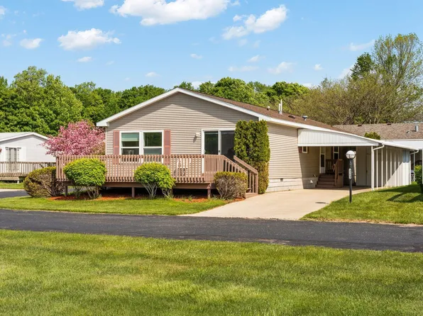 3264 Sunview Ln, Arcadia, MI 49613