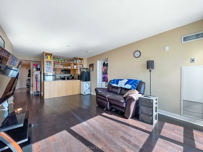 397 Front St W #1711 — Photo 10