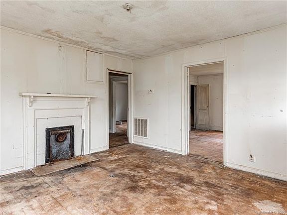 5th image of 1030 S Miller St