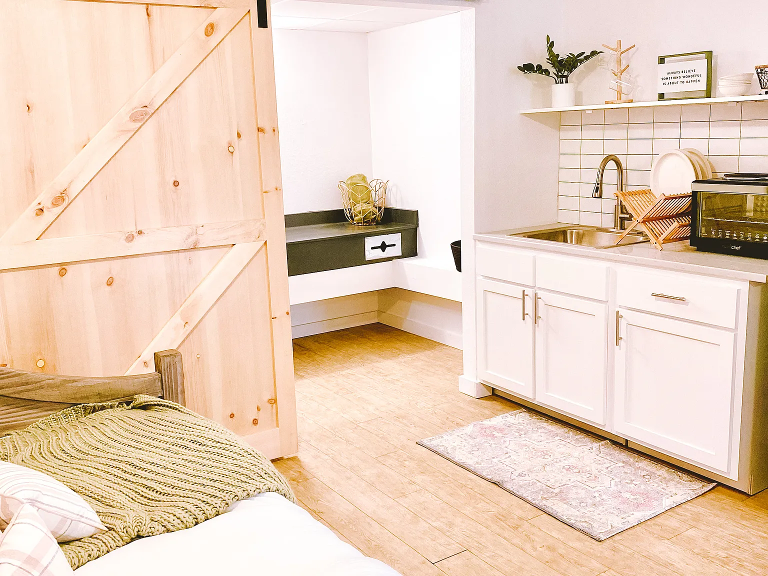 Studio, 300 sqft, $775 — Photo 3
