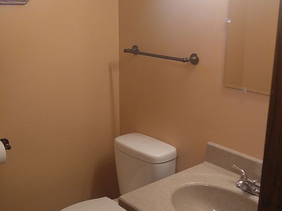1/2 Bathroom