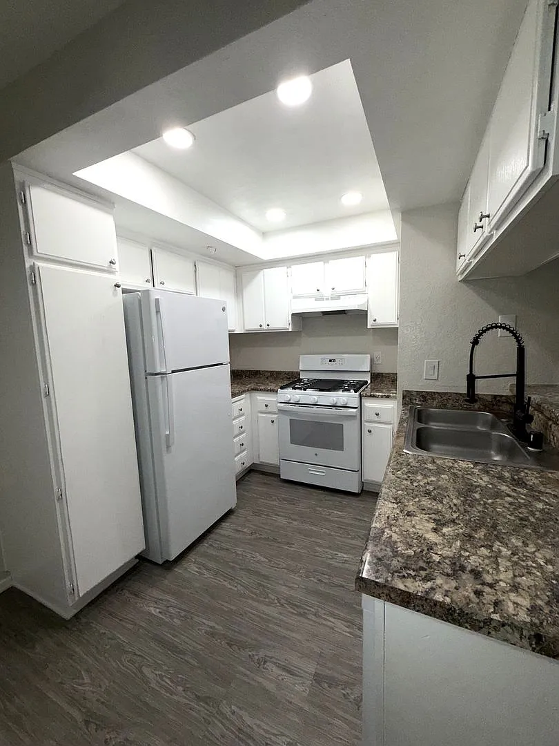 Only One Left! Beautiful 2 Bedroom 2 Bathroom — Photo 4