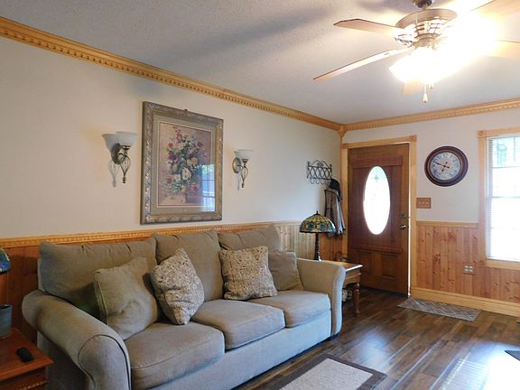 4th image of 95 Branson St