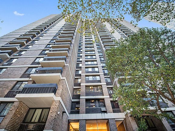 5th image of 100 Beekman St APT 3D