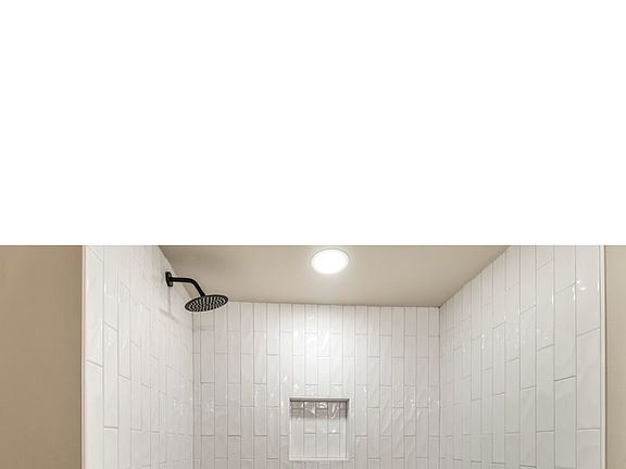 3rd image of 1812 Sanford Dr APT 4