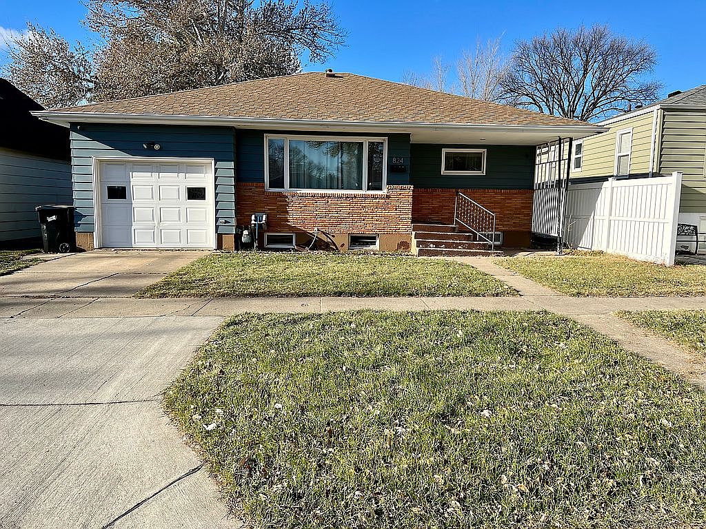 824 N 17th St, Bismarck, ND 58501 Zillow