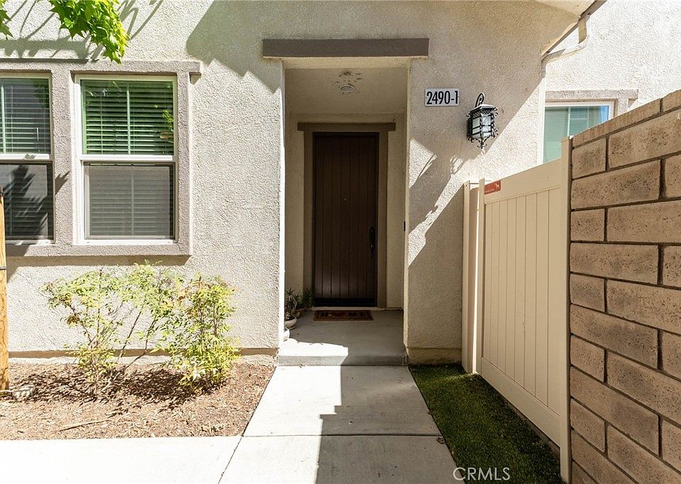 1st image of 2490 Ascending Oaks Ln #1