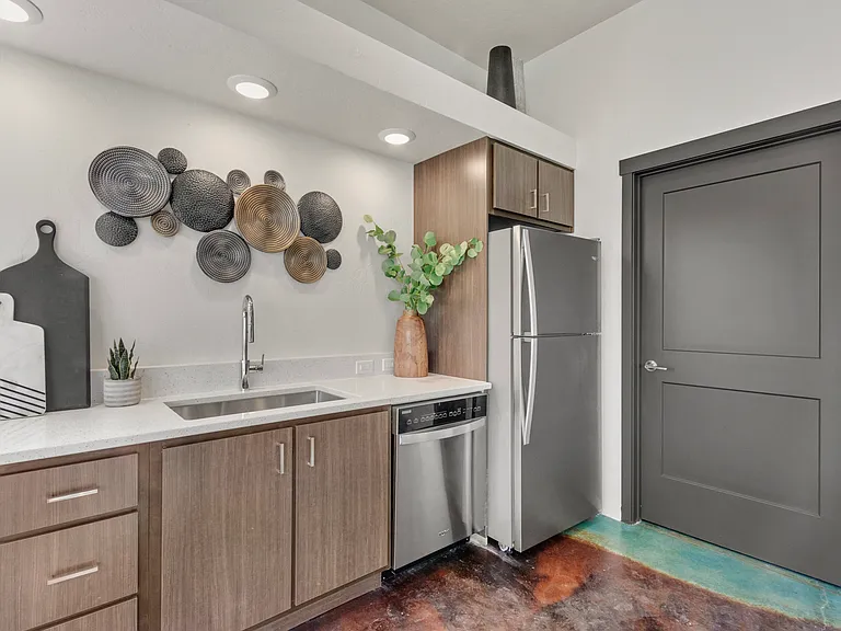 River Falls Apartments — Photo 10