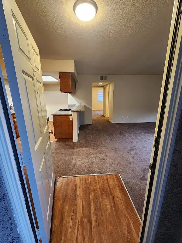 2 bed, 1100 sqft, $2,795 — Photo 2
