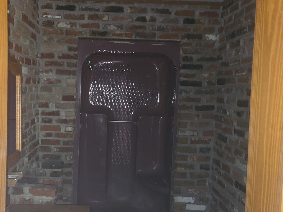 1st image of 121 Old Thomaston Rd