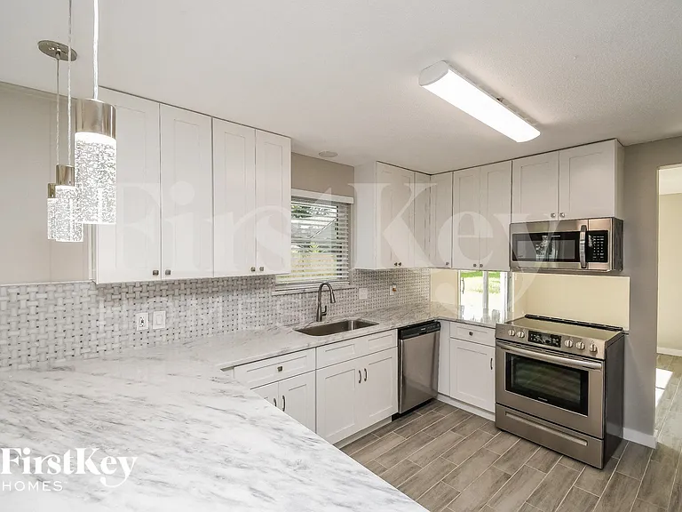 1010 Anna Ave — Photo 8