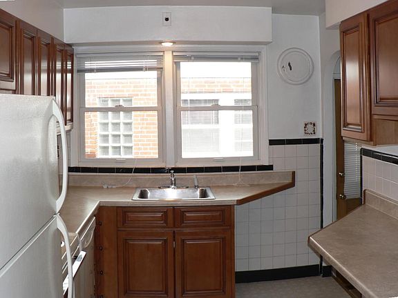 4th image of 1134 Terrace Dr