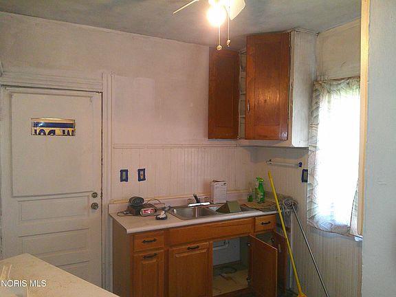5th image of 1247 Norwood Ave