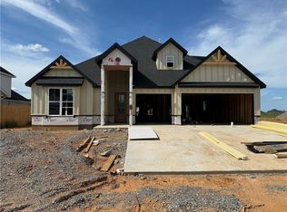 1330 Cullinan St, Centerton, AR 72719